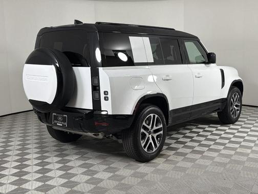 2026 Land Rover Defender 110 X-Dynamic SE
