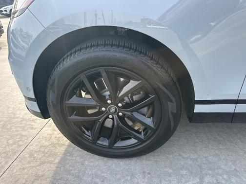 2026 Land Rover Range Rover Velar P250 Dynamic SE