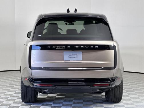 2025 Land Rover Range Rover P550e SE