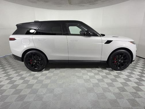 2025 Land Rover Range Rover Sport P360 SE