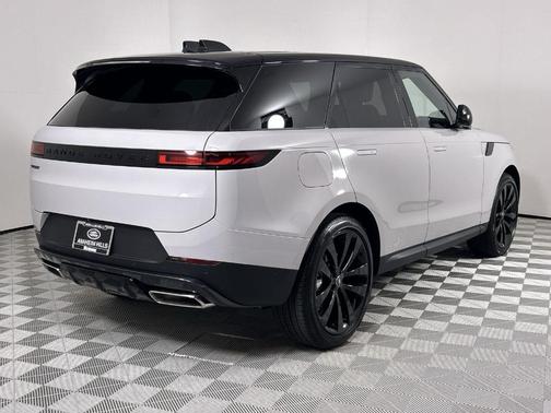 2025 Land Rover Range Rover Sport P360 SE