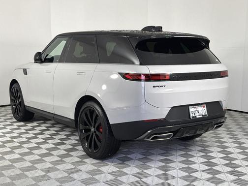 2025 Land Rover Range Rover Sport P360 SE