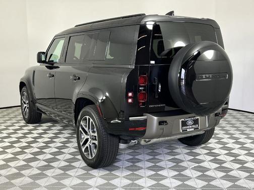 2025 Land Rover Defender P400 X-Dynamic SE