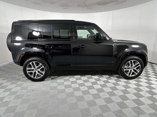 2025 Land Rover Defender P400 X-Dynamic SE