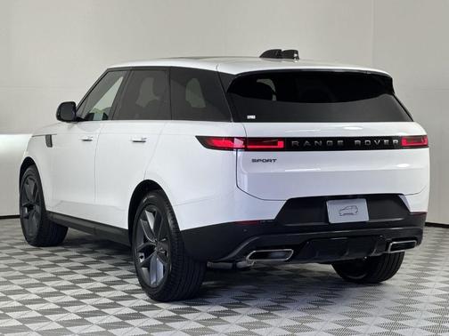 2025 Land Rover Range Rover Sport P360 SE