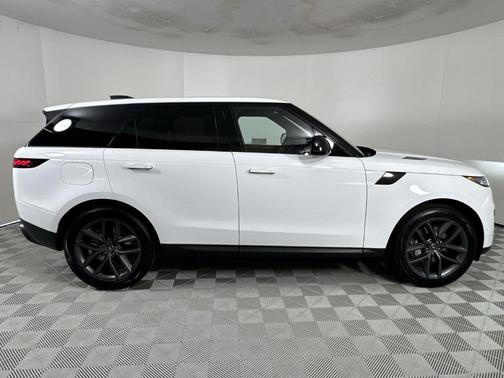 2025 Land Rover Range Rover Sport P360 SE