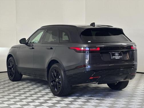 2025 Land Rover Range Rover Velar P250 Dynamic SE