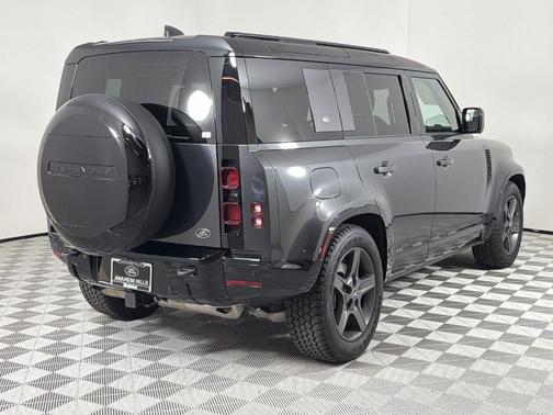 2023 Land Rover Defender 110 X-Dynamic SE