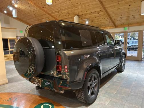 2023 Land Rover Defender 110 X-Dynamic SE