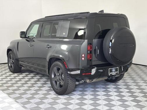 2023 Land Rover Defender 110 X-Dynamic SE