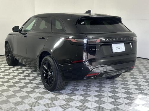 2026 Land Rover Range Rover Velar Dynamic SE
