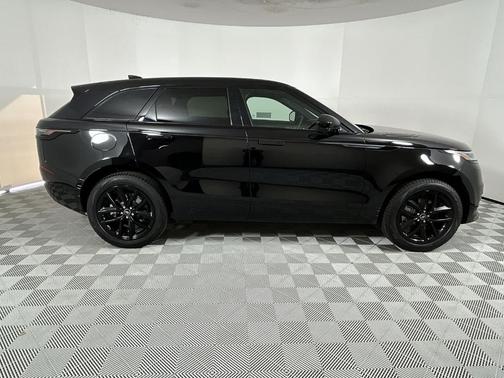 2026 Land Rover Range Rover Velar Dynamic SE