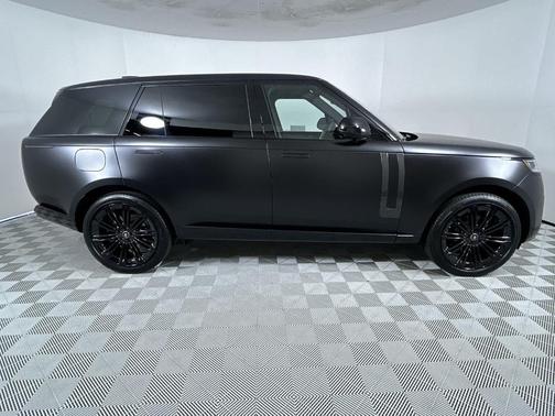 2025 Land Rover Range Rover P400 SE 7 Seat