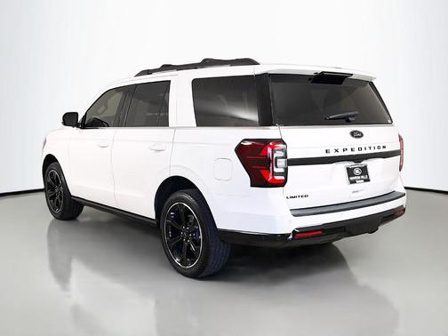 White Metallic 2022 Ford Expedition Limited