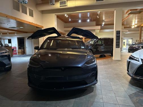 2023 Tesla Model X Standard Range