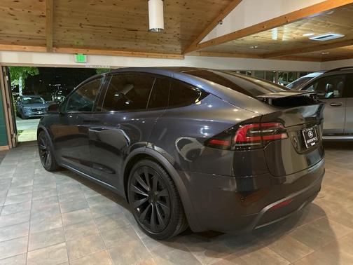 2023 Tesla Model X Standard Range