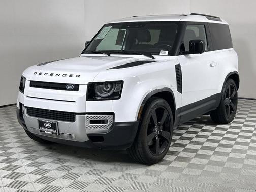 2023 Land Rover Defender SE