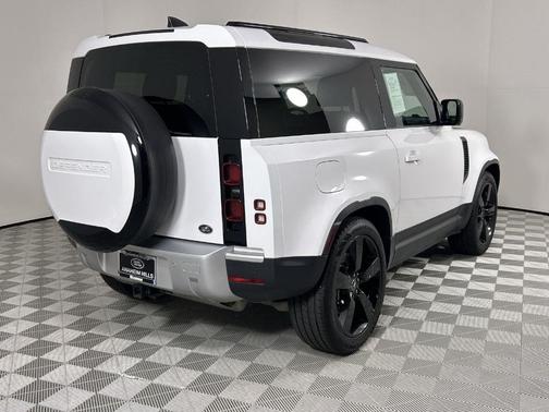 2023 Land Rover Defender SE