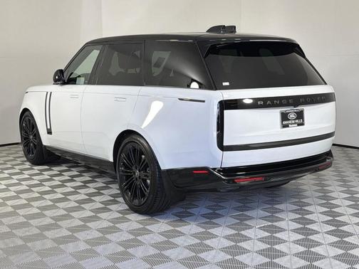2025 Land Rover Range Rover P400 SE