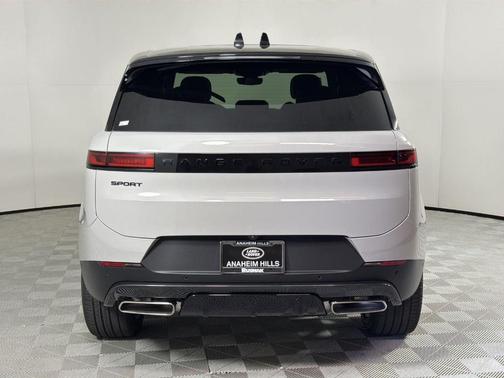 2026 Land Rover Range Rover Sport P360 SE