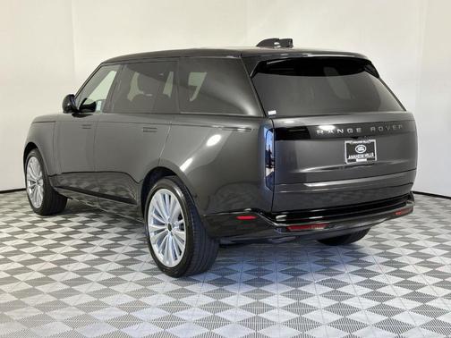 Carpathian Grey 2026 Land Rover Range Rover P400 SE 7 Seat