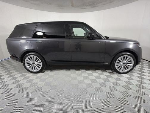 Carpathian Grey 2026 Land Rover Range Rover P400 SE 7 Seat