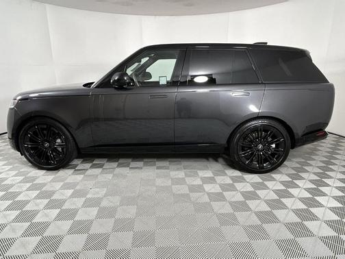 2025 Land Rover Range Rover P530 SE