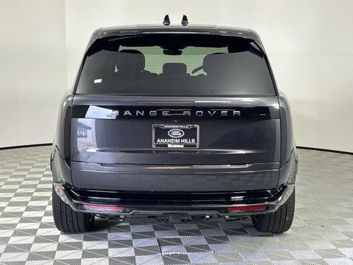 2025 Land Rover Range Rover P530 SE