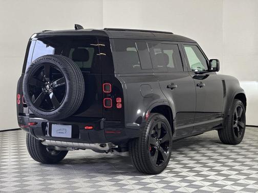 2025 Land Rover Defender P400 X