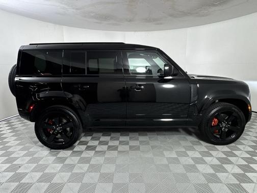 2025 Land Rover Defender P400 X