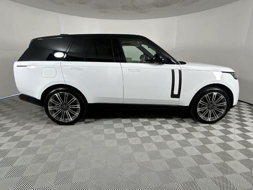 2025 Land Rover Range Rover P530 SE