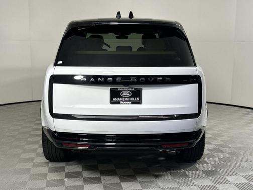 2025 Land Rover Range Rover P530 SE