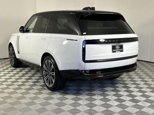 2025 Land Rover Range Rover P530 SE