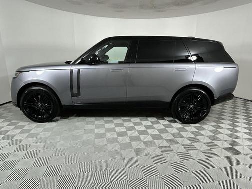 2025 Land Rover Range Rover P400 SE 7 Seat
