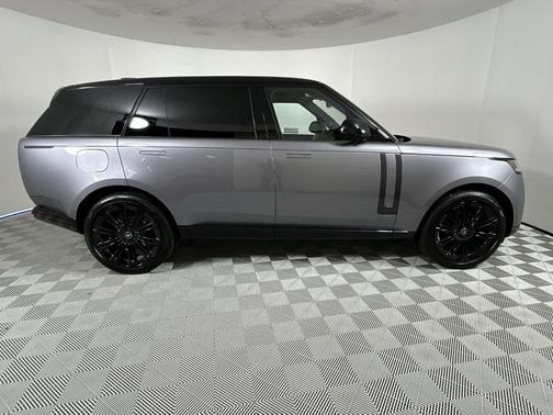 2025 Land Rover Range Rover P400 SE 7 Seat