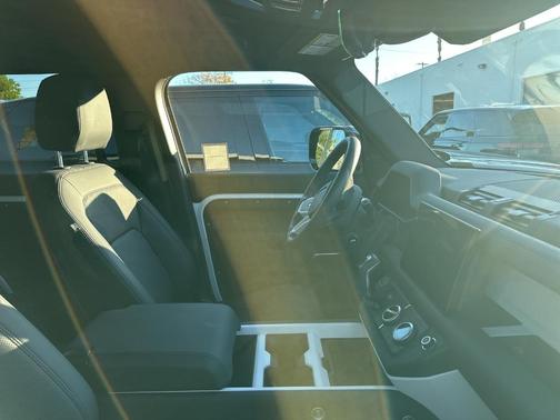 2025 Land Rover Defender P400 S