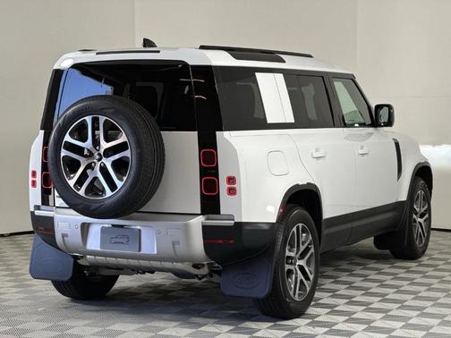 2025 Land Rover Defender P400 S