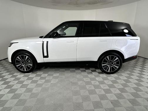 2025 Land Rover Range Rover P550e SE