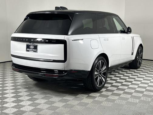 2025 Land Rover Range Rover P550e SE