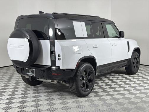 2026 Land Rover Defender P400 X-Dynamic SE