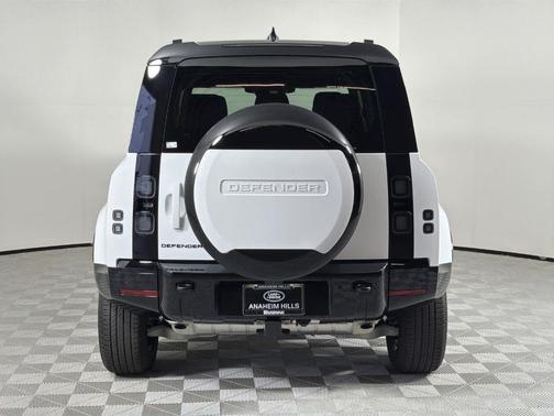 2026 Land Rover Defender P400 X-Dynamic SE