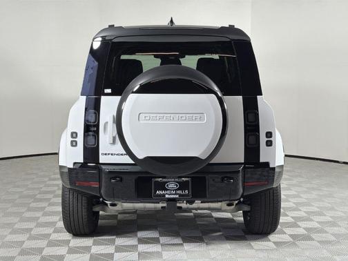 2026 Land Rover Defender P400 X-Dynamic SE