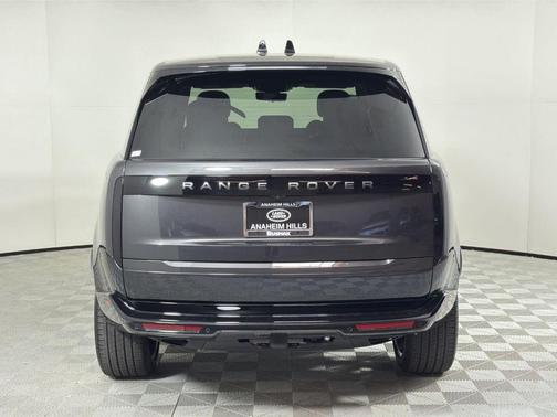 2026 Land Rover Range Rover P400 SE