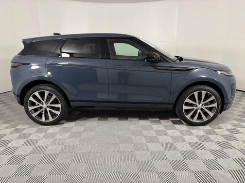 2026 Land Rover Range Rover Evoque Dynamic SE