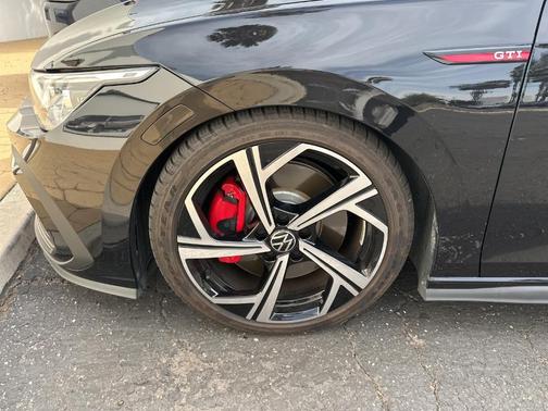 2024 Volkswagen Golf GTI 2.0T SE