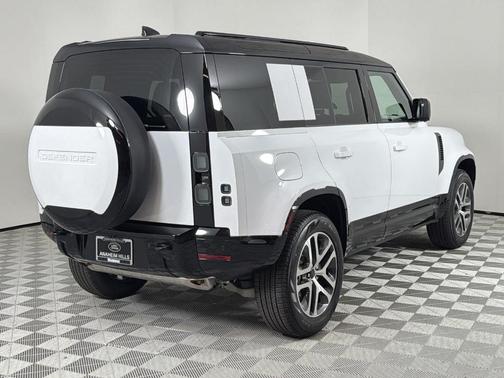 2026 Land Rover Defender P400 X-Dynamic SE