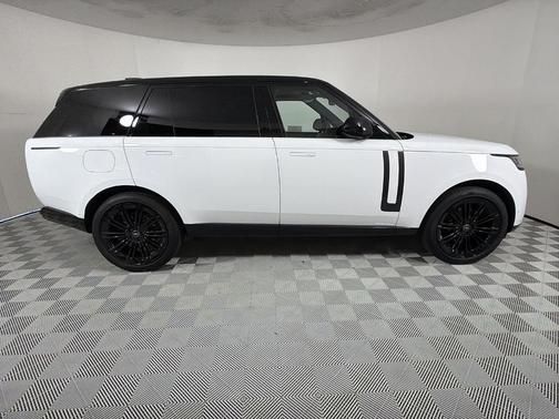 2025 Land Rover Range Rover P400 SE 7 Seat