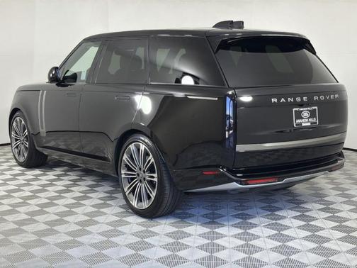 2025 Land Rover Range Rover P400 SE