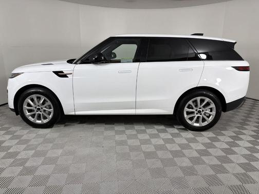 2026 Land Rover Range Rover Sport SE