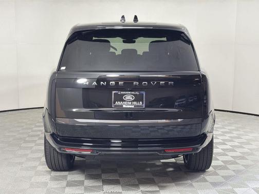 2026 Land Rover Range Rover P400 SE 7 Seat